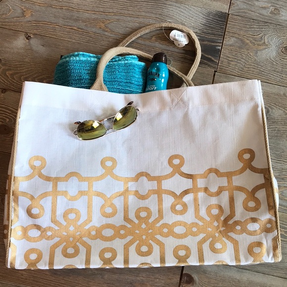 Handbags - FREE MONOGRAM W/White and gold canvas beach bag